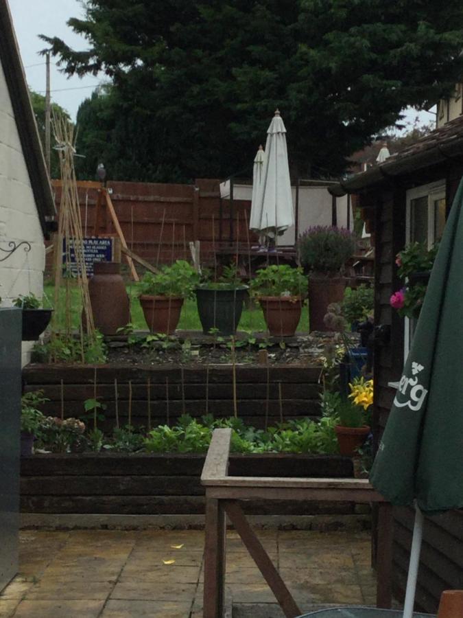 The Bell Inn 솔즈베리 외부 사진