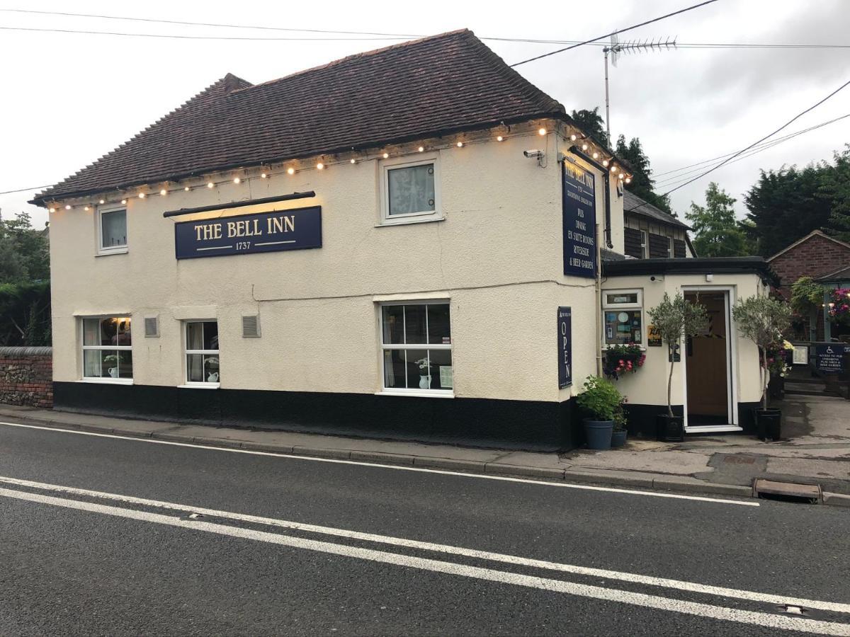 The Bell Inn 솔즈베리 외부 사진
