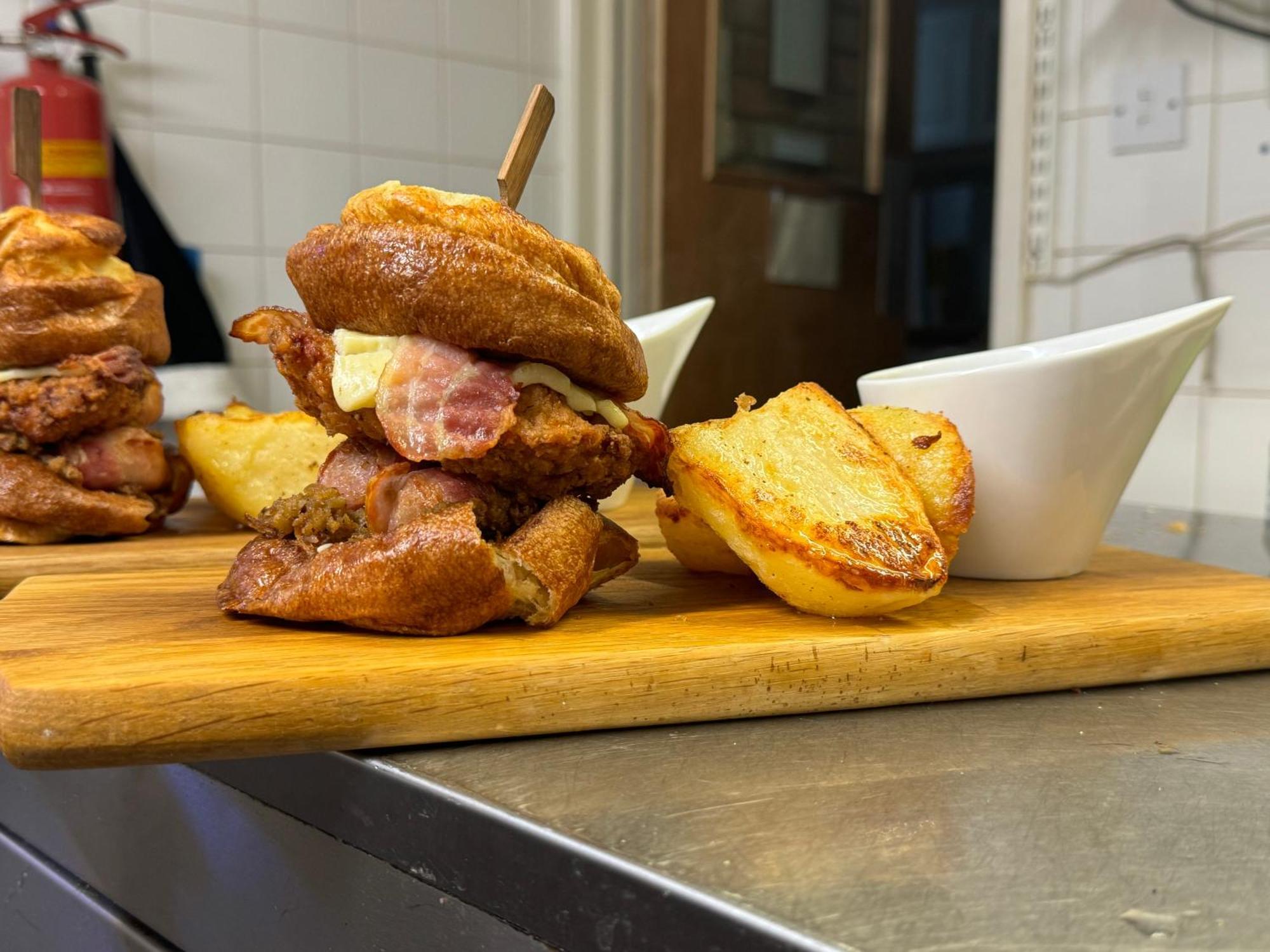 The Bell Inn 솔즈베리 외부 사진